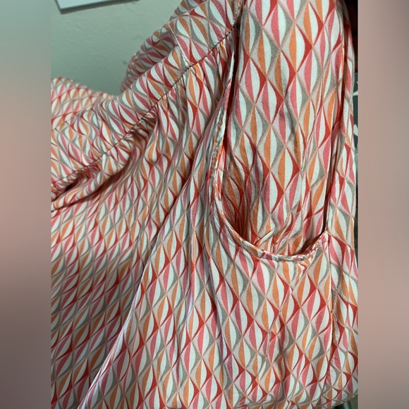 Adorable Dress - Cute Design with Buttons & Pockets - Picture 6 of 6